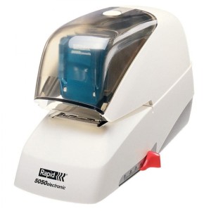 Zszywacz elektryczny do 50 kartek RAPID 5050E z zasilaczem biało-czarny /20993212/
