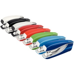 Zszywacz metalowy średni do 30 kartek na zszywki 24/6 LEITZ NEXXT SERIES 5502 czarny /55020095/