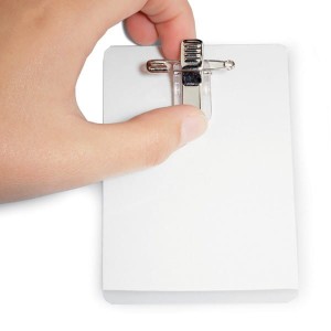 Identyfikator samolaminujący z samoprzylepnym kombi-klipem 54x90mm 25 sztuk /823019/